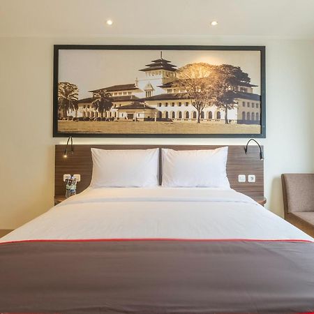 Super Oyo Collection O Hotel Pasar Baru Heritage Bandung Dış mekan fotoğraf