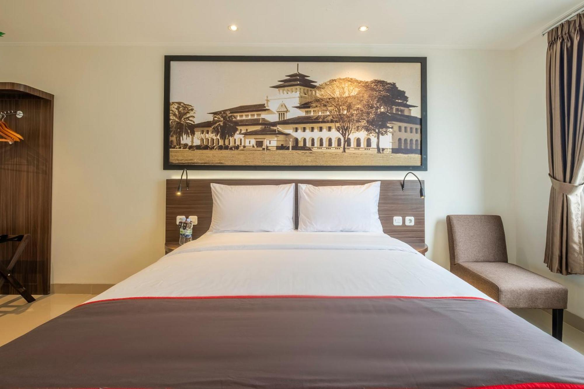Super Oyo Collection O Hotel Pasar Baru Heritage Bandung Dış mekan fotoğraf