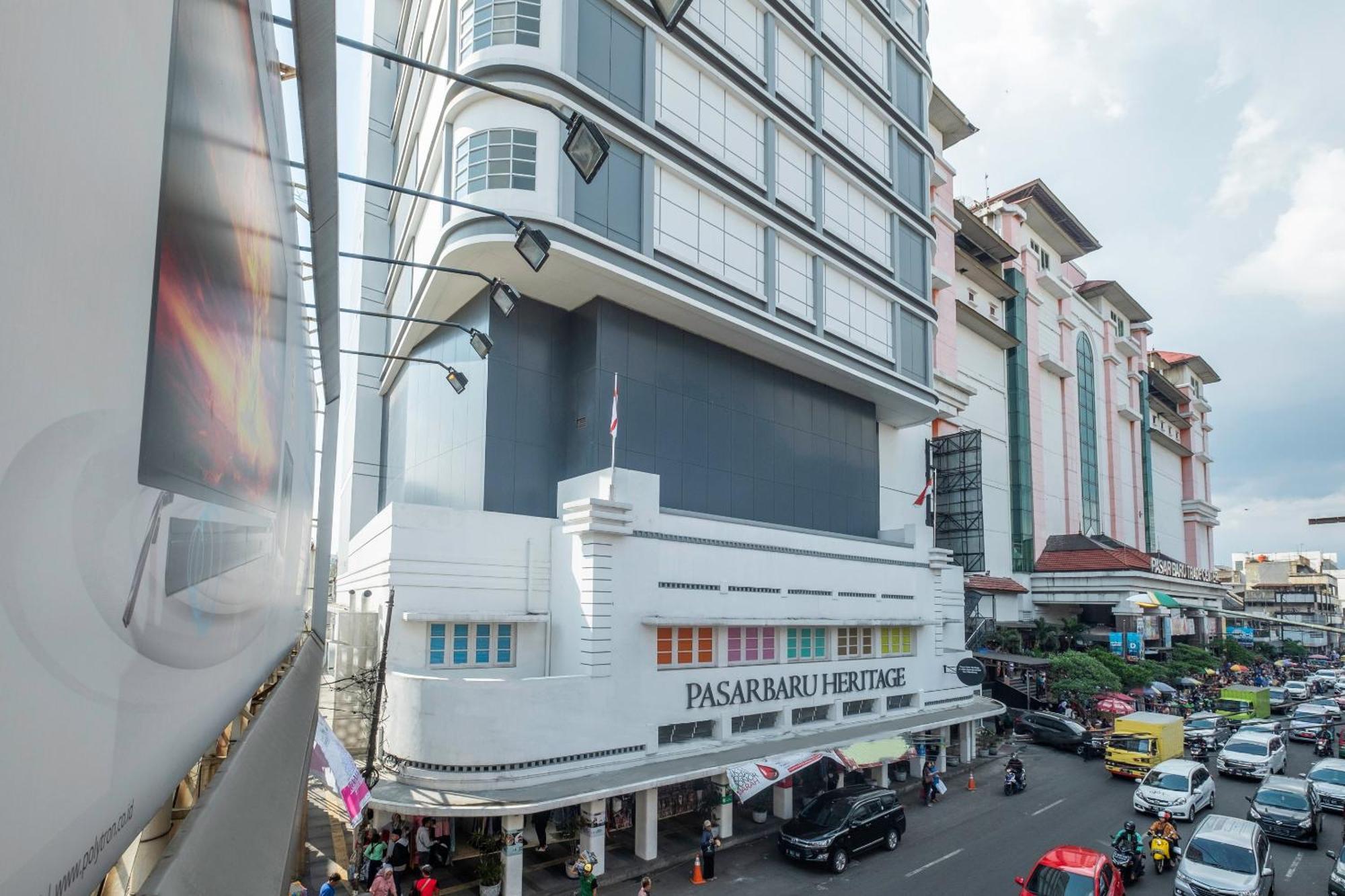 Super Oyo Collection O Hotel Pasar Baru Heritage Bandung Dış mekan fotoğraf